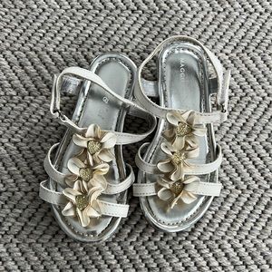 Maggie & Zoe Sandals